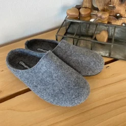 Sygeplejebutikken Hjemmesko|Sko Til Ældre*Behagelig hjemmesko i lysegrå filt