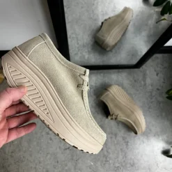 Sygeplejebutikken Sko På Tilbud*Beige ruskindssko med gængesål og svangstøtte