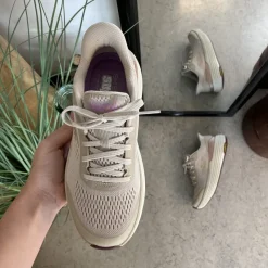 Skechers Benlængdeforskel|Knyster - Hallux Valgus*Beige slip-in med MaxChusion bund