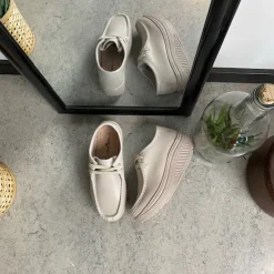 Sygeplejebutikken Leddegigt|Hælsporer*Beige skindsko med gængesål og svangstøtte