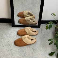 Sygeplejebutikken Hjemmesko|Sko På Tilbud*Brun hjemmesko med synlig pelskant