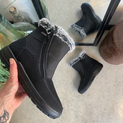 Sygeplejebutikken Sorte Støvletter|Vinterstøvler Damer*Damestøvletter i sort PU med pelskant og varmt for – 2 lynlåse og komfortabel PU-sål