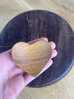 Sygeplejebutikken Gaver Til Sundhedspersonalet*Dekorativ og funktionel hjerteformede træskål