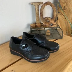 Sygeplejebutikken Sko Til Ældre|Sko Med Velcro*Elegant damesko med flotte detaljer og velcrolukning