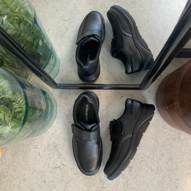 Sygeplejebutikken Herresko Og Sandaler|Herresko Og Sandaler*Herresko i sort PU med bred velcrolukning og robust TPR-sål