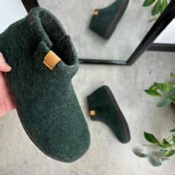 Green Comfort Hjemmesko|Overgangssko*Høj grøn hjemmesko i uld med skridhæmmende såler fra
