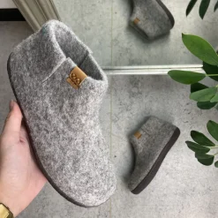 Green Comfort Hjemmesko|Overgangssko*Høj lysegrå hjemmesko i uld med skridhæmmende såler fra