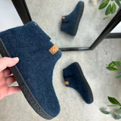 Green Comfort Hjemmesko|Overgangssko*Høj marineblå hjemmesko i uld med skridhæmmende såler fra