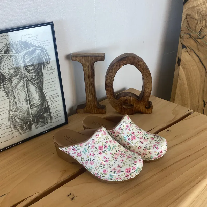 Sanita Clogs|Træsko Dame Modeller*Hvid -træsko med smukt blomsterprint.