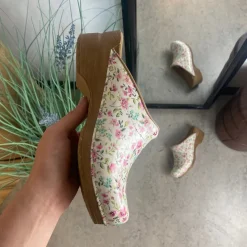 Sanita Clogs|Træsko Dame Modeller*Hvid -træsko med smukt blomsterprint.