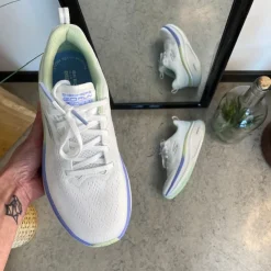 Skechers Knyster - Hallux Valgus|Leddegigt*Hvid GoRun sko med flotte detaljer