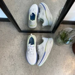 Skechers Knyster - Hallux Valgus|Leddegigt*Hvid GoRun sko med flotte detaljer