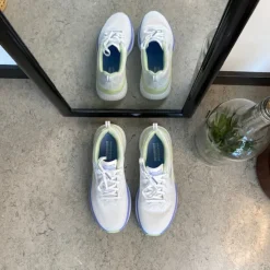 Skechers Knyster - Hallux Valgus|Leddegigt*Hvid GoRun sko med flotte detaljer