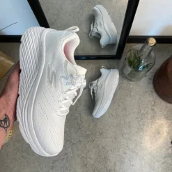 Skechers Sko På Tilbud*Hvid Max Cushion sko – optimal støtte og uovertruffen komfort.