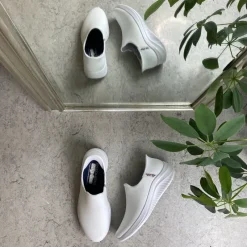 Skechers Leddegigt|Hælsporer*Hvid skind slip-in sko fra