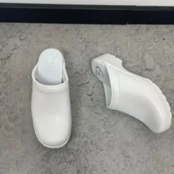 Sygeplejebutikken Hvide Træsko|Billige Træsko*Hvid skind træsko i god kvalitet