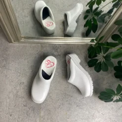 Sygeplejebutikken Clogs|Træsko Dame Modeller*Hvid skind træsko uden kap