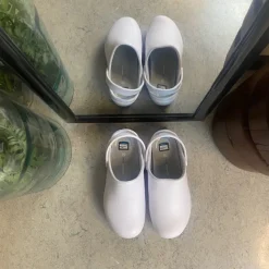 Sygeplejebutikken Esd Fodtøj|Clogs*Hvid skridsikker clog træsko