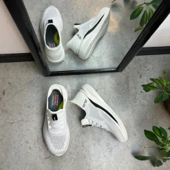 Skechers Sko På Tilbud*Hvide Slip-ins fra med svangstøtte