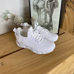 Sygeplejebutikken Knyster - Hallux Valgus|Sommersko Dame*Hvide slip-on sko med strikoverdel