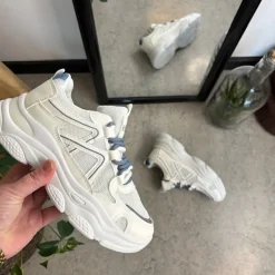 Sygeplejebutikken Sko På Tilbud*Hvide sportssko med ekstra hælstøddæmpning