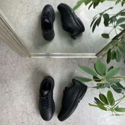 GaitLine Leddegigt|Hælsporer*Klassisk sort læder sko fra