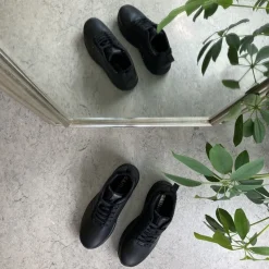 GaitLine Leddegigt|Hælsporer*Klassisk sort læder sko fra