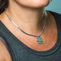 Sygeplejebutikken Gaver Til Sundhedspersonalet|Smykker*Kløver halskæde i Sølvtone