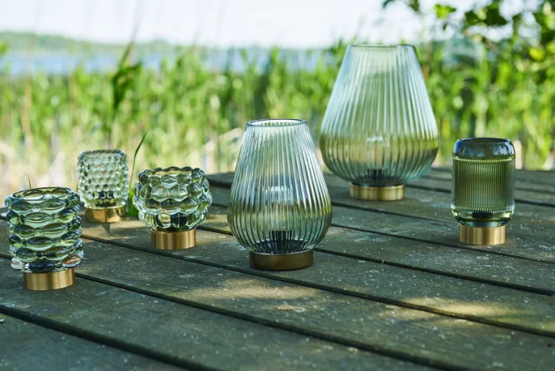 Speedtsberg Gaver Til Sundhedspersonalet*LED-lampe med riller – Elegant løsning i grønt glas