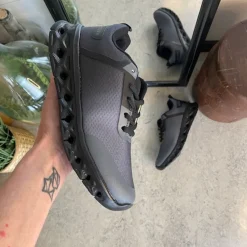 Sygeplejebutikken Kondi Sko|Stødabsorberende Sko*Let damesko i sortgrå med EVA-sål og snørelukning – åndbar PU/mesh