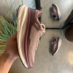 Sygeplejebutikken Sommersko Dame|Sko Til Brede Fødder Og Høj Vrist*Lilla, stødabsorberende sko i åndbart mesh.