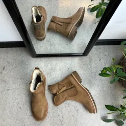 Sygeplejebutikken Sko På Tilbud*Lysbrun vinterstøvle med foer og smarte detaljer