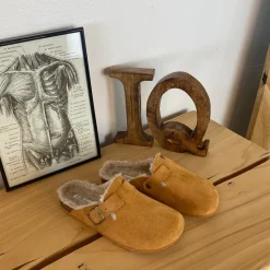 Sygeplejebutikken Hjemmesko|Flade Sandaler*Lysebrun Slip on hjemmesko