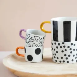 Sygeplejebutikken Gaver Til Sundhedspersonalet*Moderne krus med ternet mønster og orange hank – stilfuldt design til kaffe & te