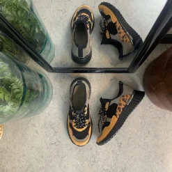 Sygeplejebutikken Slip On Sko*Moderne sko med flotte detaljer og gummisål