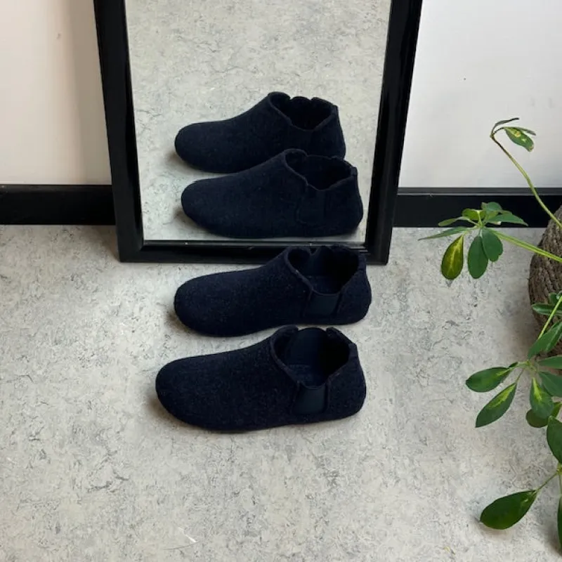 Sygeplejebutikken Sko På Tilbud*Mørkeblå filtet hjemmesko med god bredde og udtagelig indersål