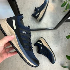 Green Comfort Overgangssko|Sko Til Brede Fødder Og Høj Vrist*Mørkeblå vandtæt sko fra med masser af svangstøtte