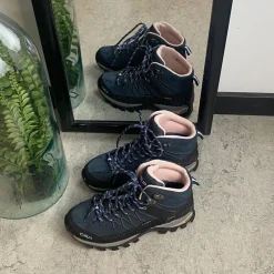 CMP Knyster - Hallux Valgus|Diabetes Fødder*Mørkeblå vandtætte vandrestøvler fra med pink detaljer.