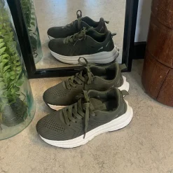 Endurance Knyster - Hallux Valgus|Hælsporer*Mørkegrøn åndbar sko fra med effektiv stødabsorbering