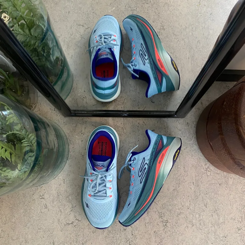 Skechers Benlængdeforskel|Knyster - Hallux Valgus*Åndbar MaxChusion sko fra