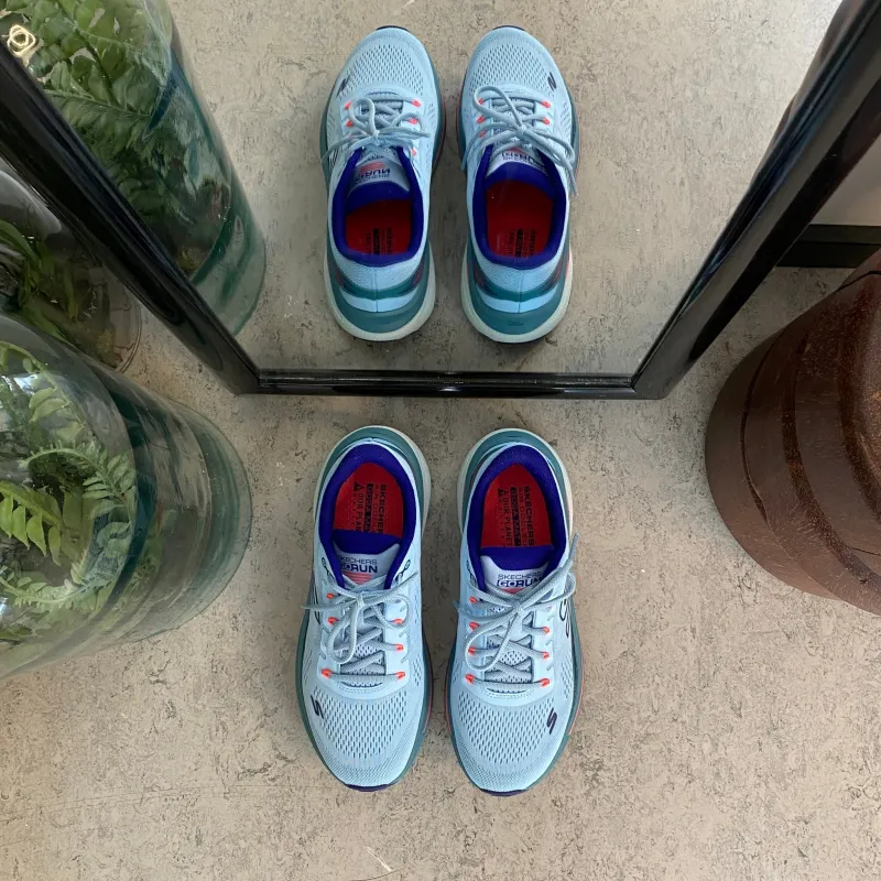 Skechers Benlængdeforskel|Knyster - Hallux Valgus*Åndbar MaxChusion sko fra