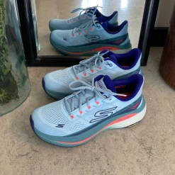 Skechers Benlængdeforskel|Knyster - Hallux Valgus*Åndbar MaxChusion sko fra