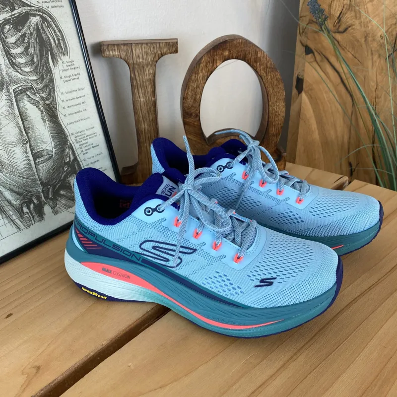 Skechers Benlængdeforskel|Knyster - Hallux Valgus*Åndbar MaxChusion sko fra