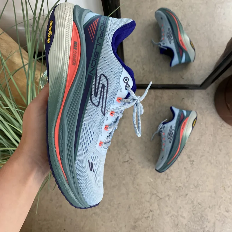 Skechers Benlængdeforskel|Knyster - Hallux Valgus*Åndbar MaxChusion sko fra