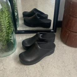 Sanita Sygeplejerske Sko|Stødabsorberende Sko*Praktisk sort træsko