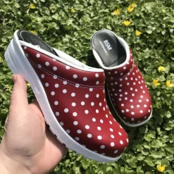 Sygeplejebutikken Træsko Dame Modeller|Arbejds Sko*Rød træsko med polkaprikker uden kap