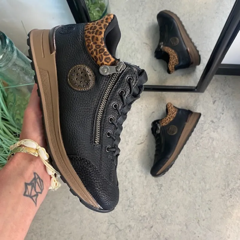 Rieker Kort Støvle Dame|Sorte Støvletter*Step-in støvle med flotte detaljer