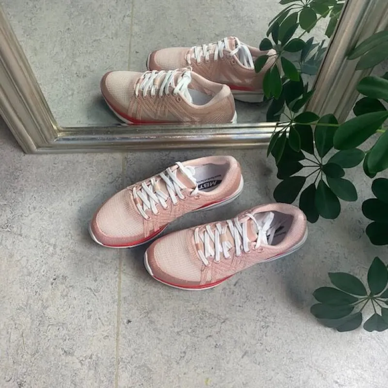 MBT Gængesål|Gængesål*Rosa letvægts sko fra