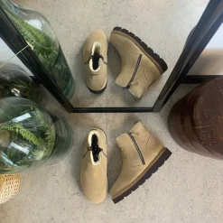 Green Comfort Kort Støvle Dame|Vinterstøvler Damer*Ruskindsstøvle med EnergySole™, uldfor, dobbelt lynlås & ekstra rummelig H-pasform