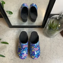 Sanita Clogs|Træsko Dame Modeller*tøffel-træsko med blå og lilla blomster